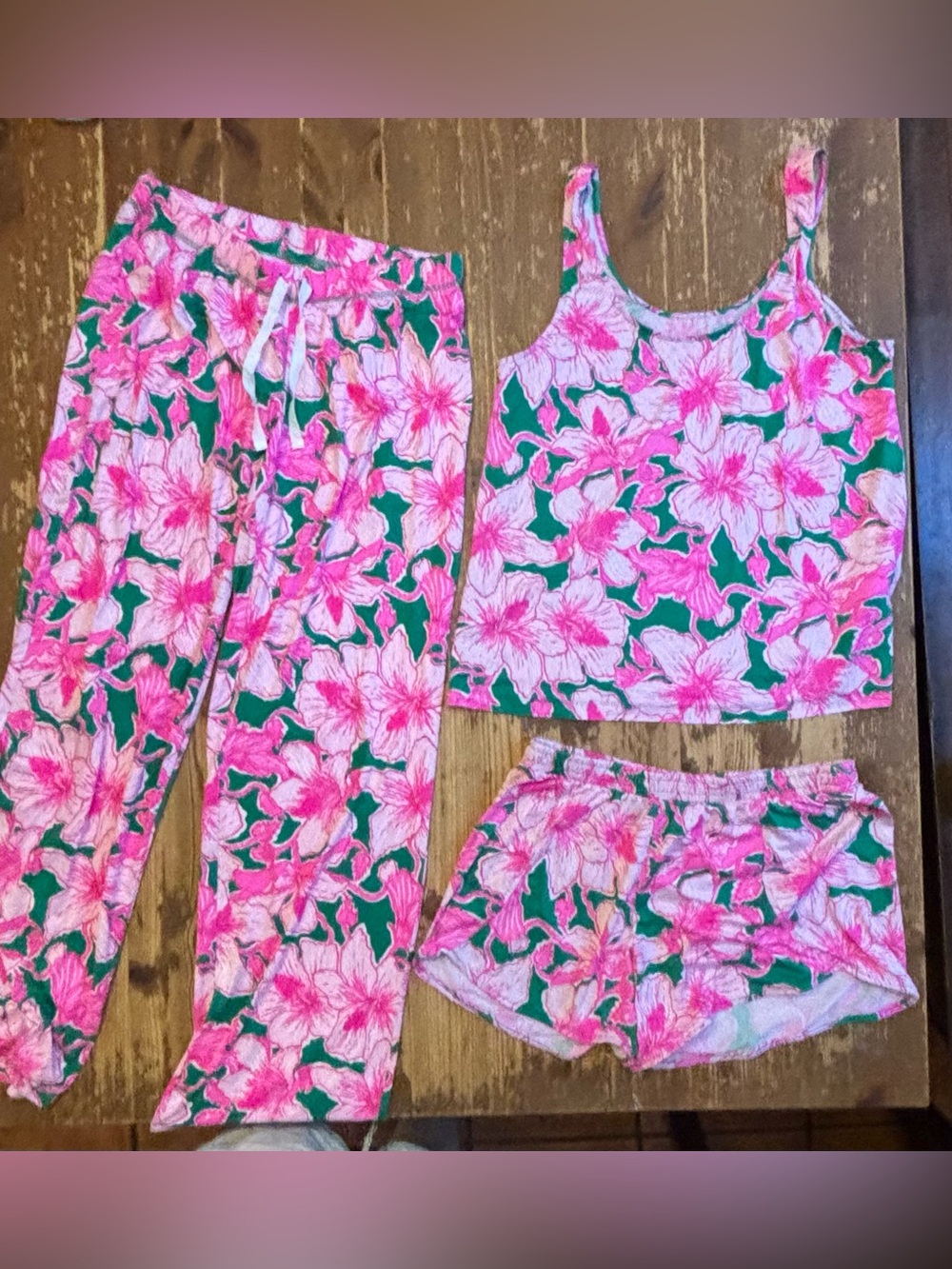 Lilly Pulitzer Pink Floral lounge set. Top is medium. Bottoms small.